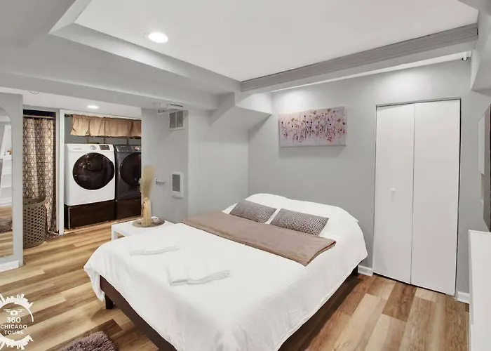 Apartment Logan Square Monthly